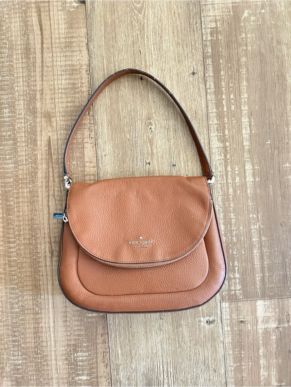 kate spade medium Tan Leather Smaller Shoulder Bag with lots of pockets